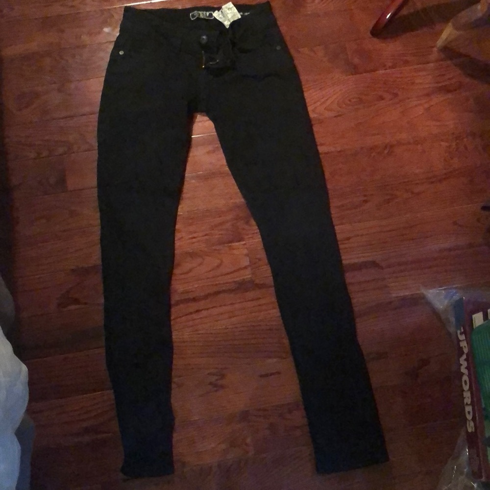 GUESS Black Skinny Jeans. Stretchy Denim